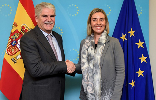 Dastis se estrena como ministro con reuniones en Bruselas con Juncker y Mogherini