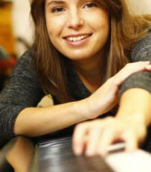 La cantante ELE ofrece un concierto en el Teatro Nuevo Apolo de Madrid