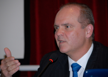 El embajador de Eslovaquia anima a las empresas españolas a invertir en su país