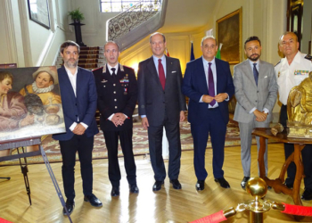 La Embajada de Italia celebra la recuperación de dos obras de arte robadas