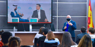 La Embajada de los Emiratos participó en la Semana Cultural de la UEM