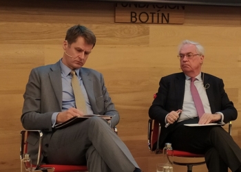 Hugh Elliott: “Nuestras relaciones con España no necesitan del marco de la UE”