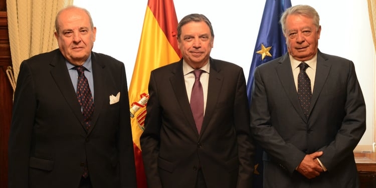 Presentado el libro de Javier Elorza sobre las negociaciones pesqueras en África y en Bruselas