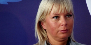 Bruselas pedirá explicaciones a Francia por las agresiones a camiones españoles