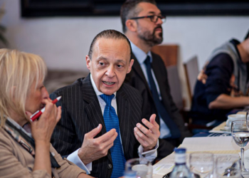 El embajador Andreucci, durante su encuentro con los periodistas./ Foto: Cléo Costa