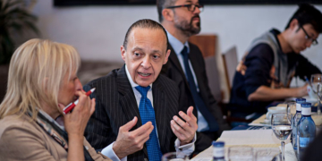 El embajador Andreucci, durante su encuentro con los periodistas./ Foto: Cléo Costa