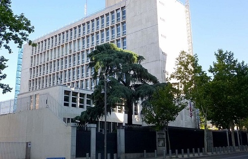 La Embajada de EEUU mantiene su actividad pese al cierre del gobierno