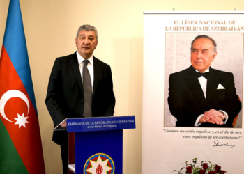 La Embajada de Azerbaiyán celebró el nacimiento del lider Heydar Aliyev