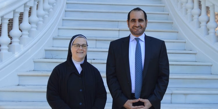 El embajador de Emiratos Árabes visita el Hogar Nuestra Señora de los Desamparados