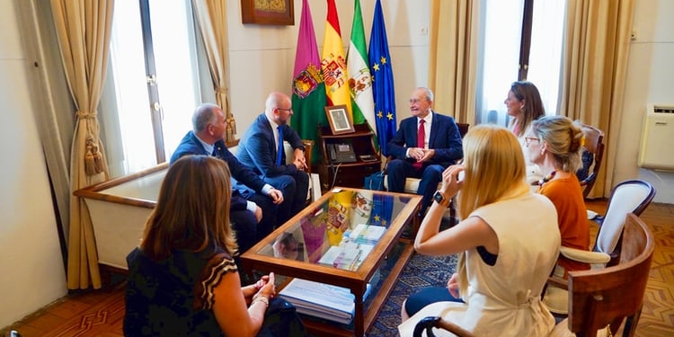 El embajador eslovaco explora fórmulas de colaboración con Andalucía en su visita a Málaga