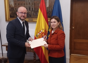 El nuevo embajador de Eslovaquia presenta sus Copias de Estilo