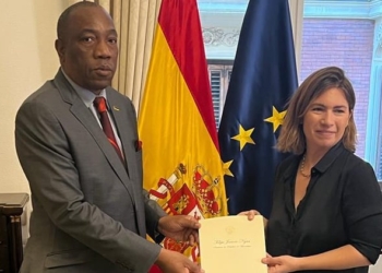 El nuevo embajador de Mozambique en España toma posesión de su cargo