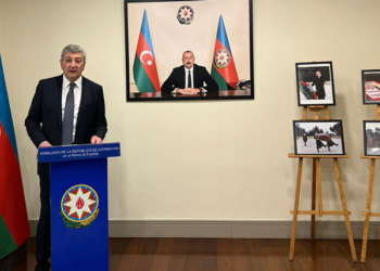 La Embajada de Azerbaiyán conmemora el 32º aniversario del Enero Negro