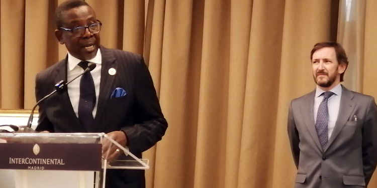 El recientemente nombrado embajador de Kenia, Richard A. Opembe, junto al Director General para África, Raimundo Robredo./ Fotos: Juan David Latorre