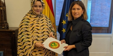 La nueva embajadora de Mauritania presenta sus Copias de Estilo
