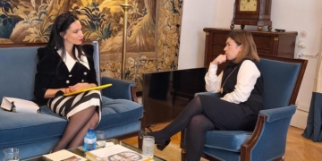 Presenta Copias de Estilo la nueva embajadora de Serbia en España, Irena Šarac