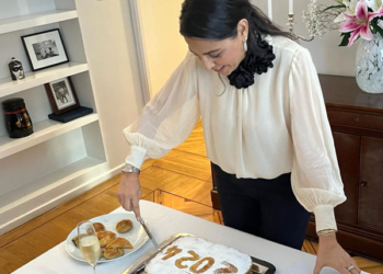 La embajadora de Chipre celebra el Año Nuevo ortodoxo con la tradicional Vasilopita
