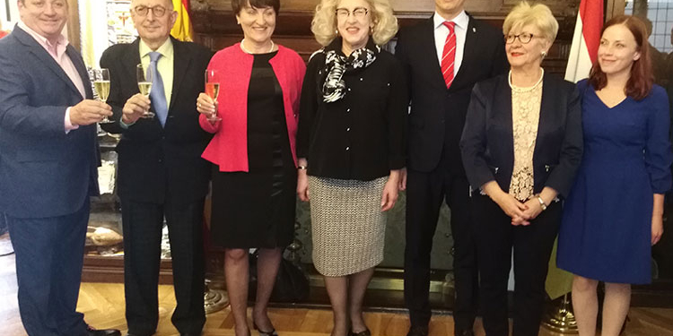 Los vinos polacos sorprenden en la 8ª Cata Internacional del Centro Riojano