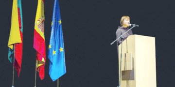 La embajadora de Lituania subraya su compromiso con la UE y la OTAN