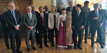 Los invitados ayer en la residencia del embajador coreano./ Foto: AR