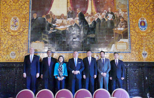 Embajadores de Asia Pacífico, en el histórico Salón de Plenos de Algeciras