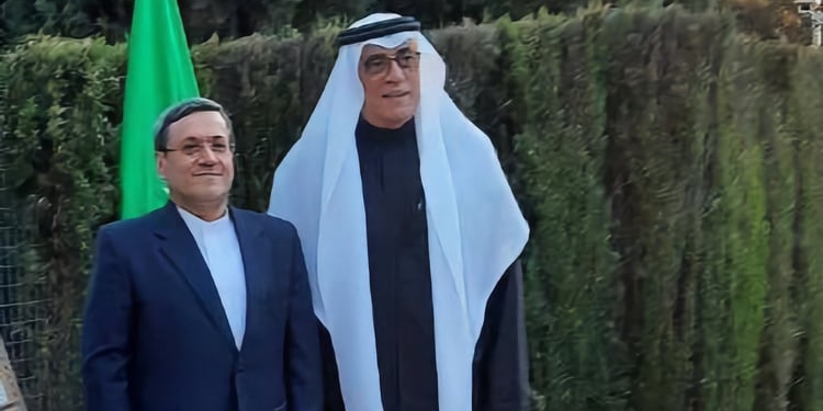 Los embajadores de Irán y Arabia Saudí escenifican sus renovadas relaciones diplomáticas