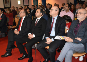 Homenaje a la literatura túrquica de Imadeddin Nasimí y Ashig Veysel