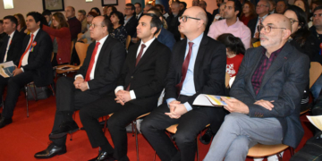 Homenaje a la literatura túrquica de Imadeddin Nasimí y Ashig Veysel