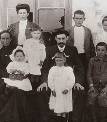 Presentada la exposición ‘Emigrantes invisibles OFF’ en Alcalá de Henares