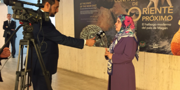 La embajadora de Emiratos Árabes inaugura la exposición «El país de Magán»