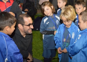 La Embajada de Emiratos Árabes celebró el Día Mundial del Niño con el Sporting Hortaleza