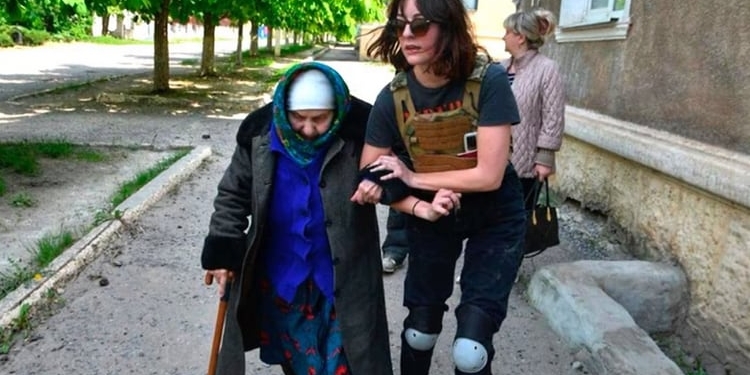 Muere una cooperante española en Ucrania, tras un ataque ruso a su vehículo