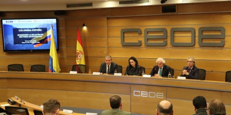 Colombia desea relaciones “de largo plazo” con España en materia de infraestructuras