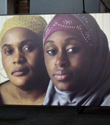 El Instituto Francés expone ‘Entre los pliegues de las palabras’