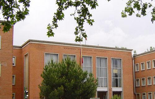 Exteriores ultima un máster de titulación propia de la Escuela Diplomática