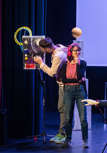 ‘Ese mundo de ahí’, teatro cómico y música pop en los Teatros del Canal