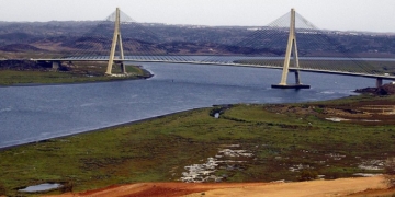 Puente Internacional del Guadiana, en la frontera entre España y Portugal. / Foto: Calapito - commons.wikimedia.org