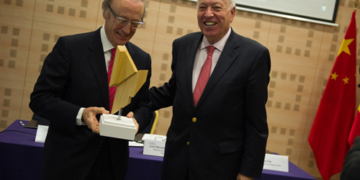 Bodegas Torres y el hispanista Chen Zhongyi, premios del Consejo España-China