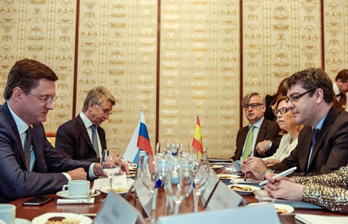 España intenta relanzar su relación económica con Rusia pese a las sanciones