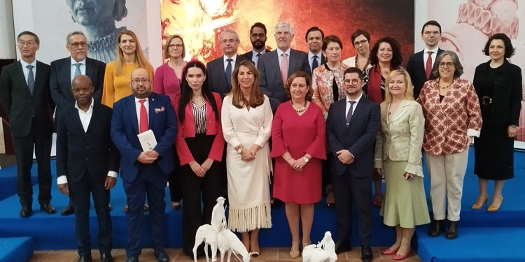 La XVI Lectura de El Quijote en Esquivias reúne a gran número de diplomáticos