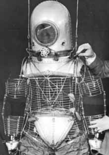 Curiosa conferencia sobre la ‘Evolución de los trajes espaciales’