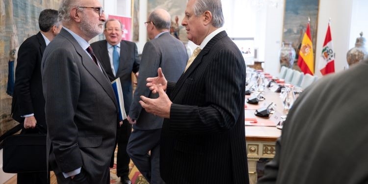 La Fundación Consejo España-Perú analiza “el complejo momento político” del país andino