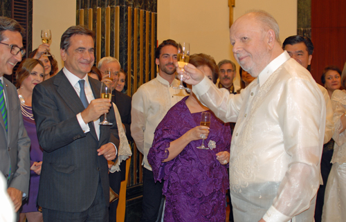 Filipinas y España se proponen impulsar la promoción del español