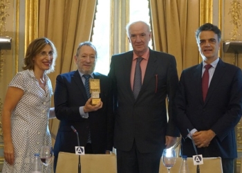 “Los medios de comunicación pueden levantar la autoestima de un pueblo”