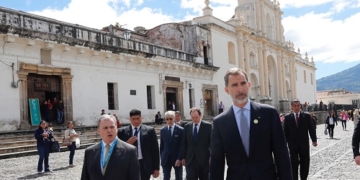Felipe VI y Sánchez se reúnen con los presidentes de Guatemala, Paraguay y México