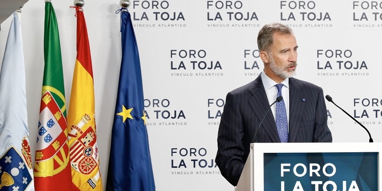 El Rey asegura en el Foro La Toja que “España es una democracia consolidada y plena”
