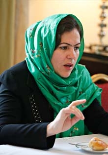 Entrega del Premio Casa Asia 2021 a la activista afgana Fawzia Koofi