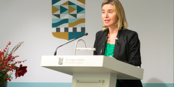 España llama al diálogo entre Irán y Arabia Saudí