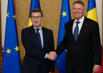 Feijóo expresa a Iohannis su apoyo a la doble nacionalidad para los rumanos