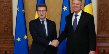 Feijóo expresa a Iohannis su apoyo a la doble nacionalidad para los rumanos